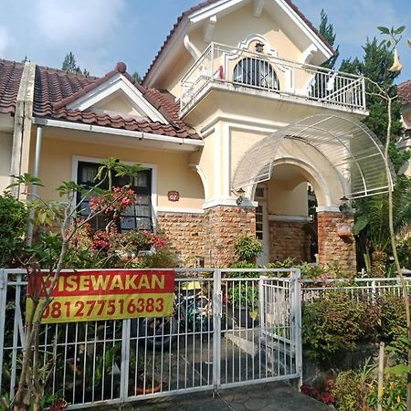 Villa Kota Bunga Cipanas 3 Kamar Baru Renovasi Full Wifi Cikundul Екстер'єр фото