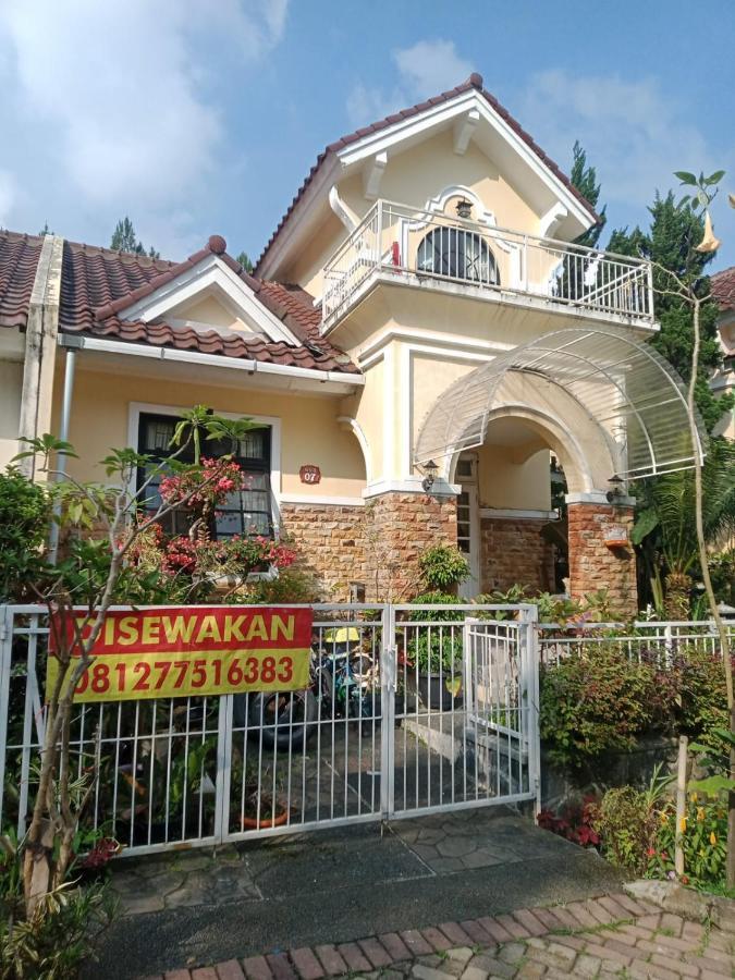 Villa Kota Bunga Cipanas 3 Kamar Baru Renovasi Full Wifi Cikundul Екстер'єр фото
